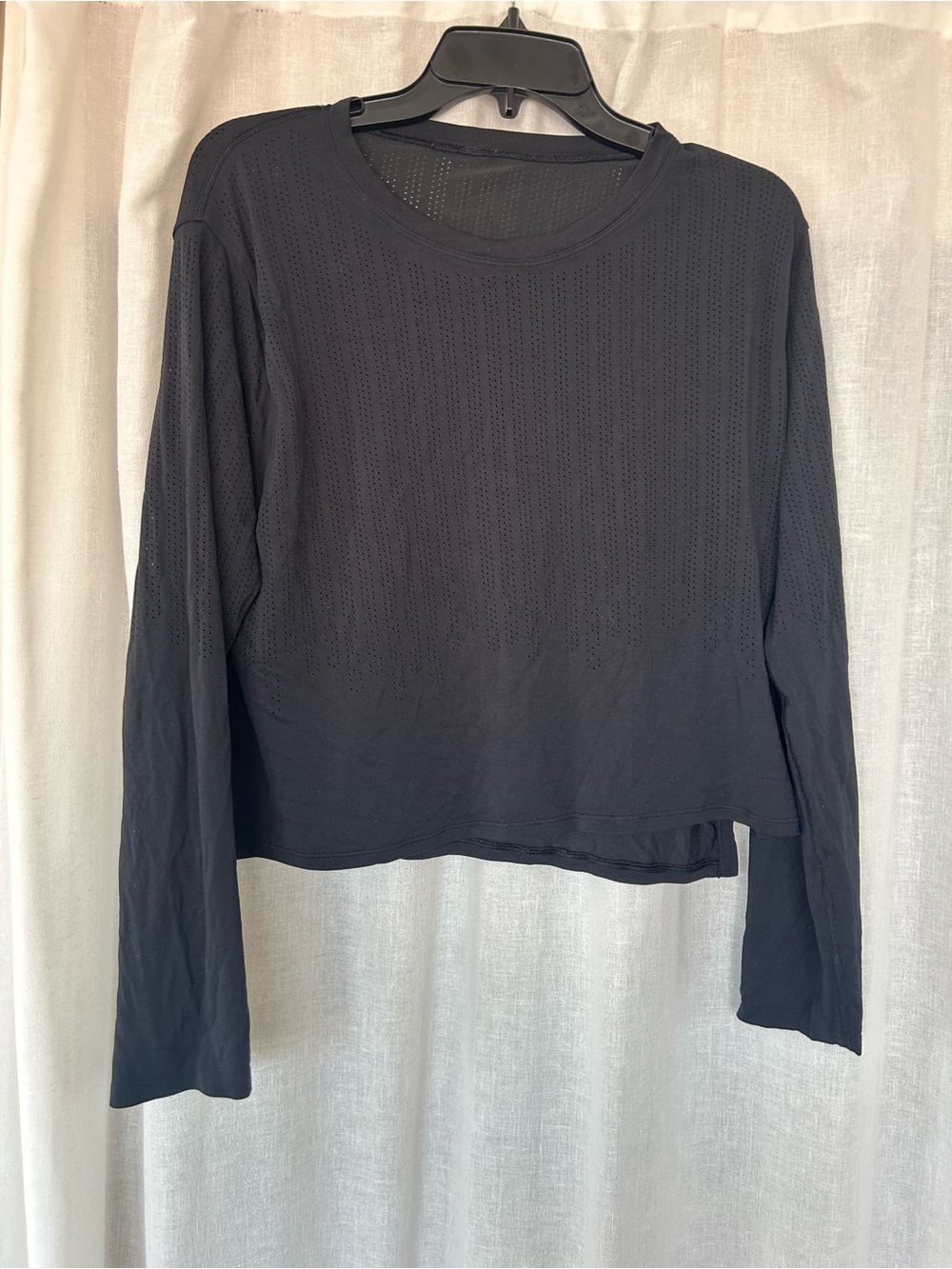 lululemon athletica Black Perforated Long-Sleeve Crop Top